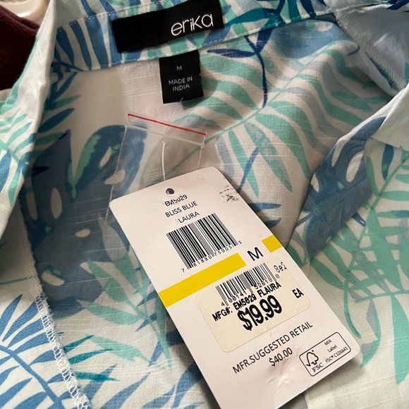 NWT Tropical Crop Button Down - Picture 6 of 7